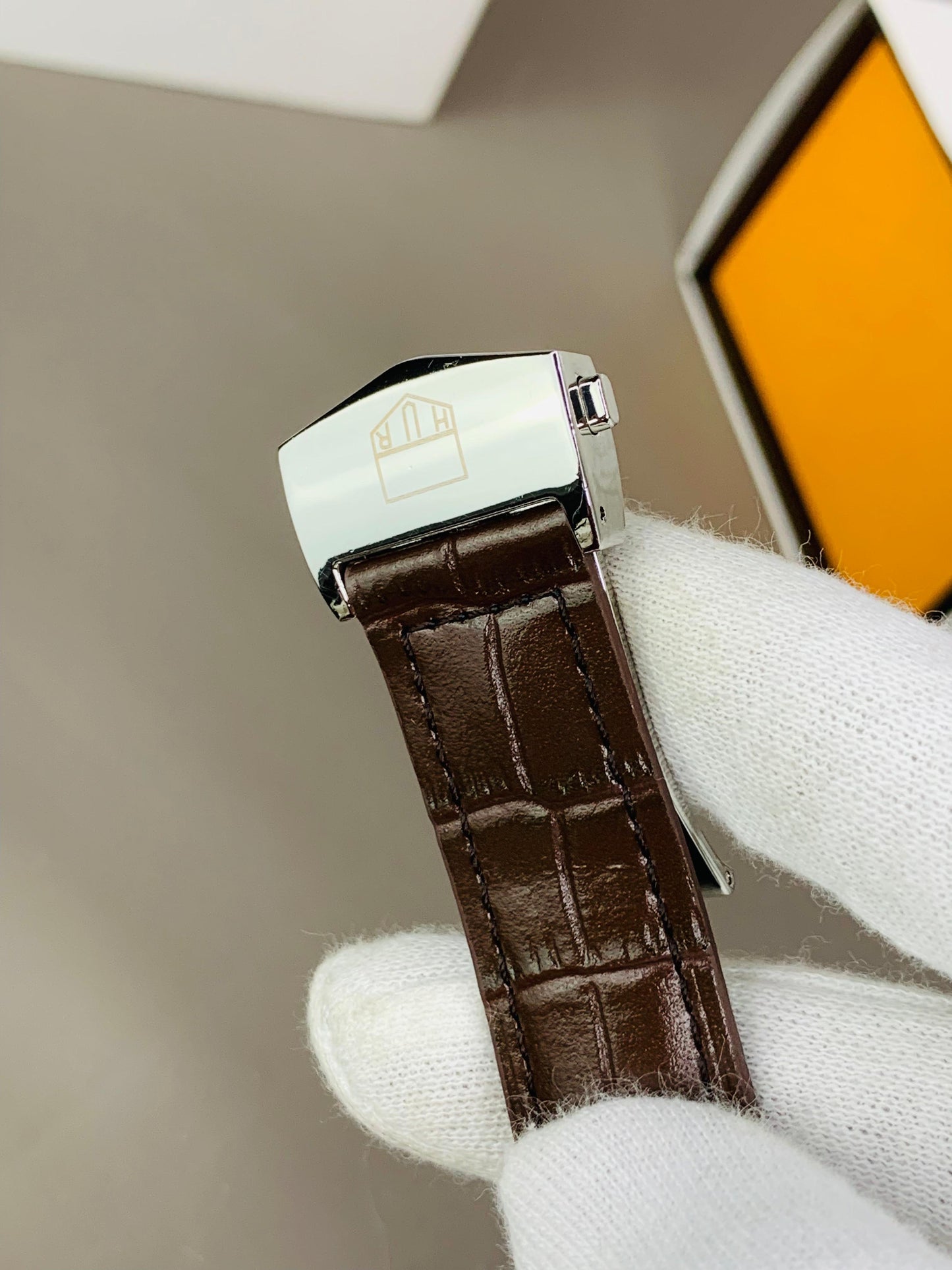 Full Brown Tag Model With Day & Date Adjustment | Quartz