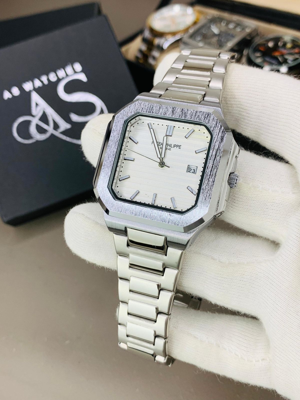 PP Cubic Model | White