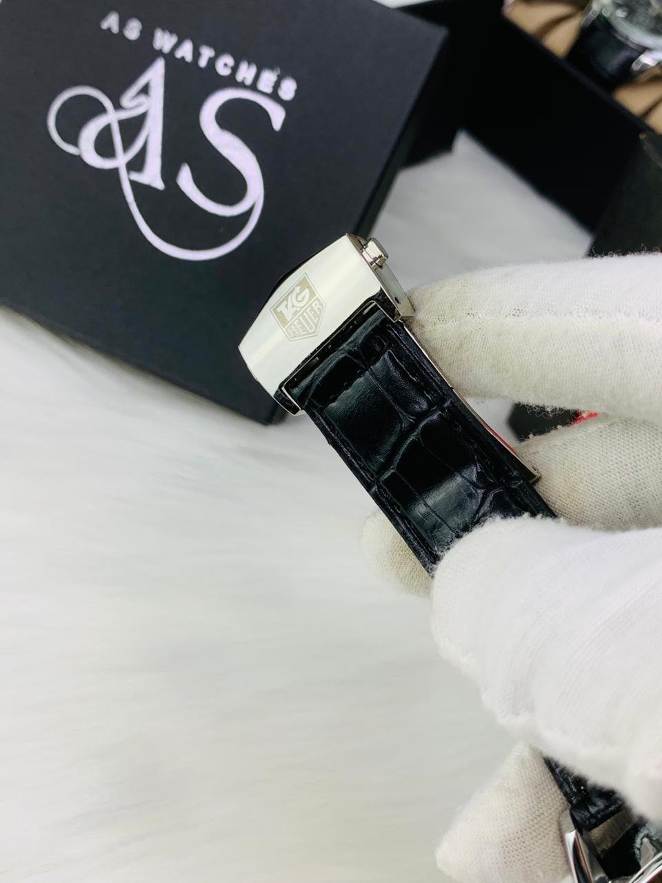 Tag Model With Day & Date Adjustment | Quartz (Black White)