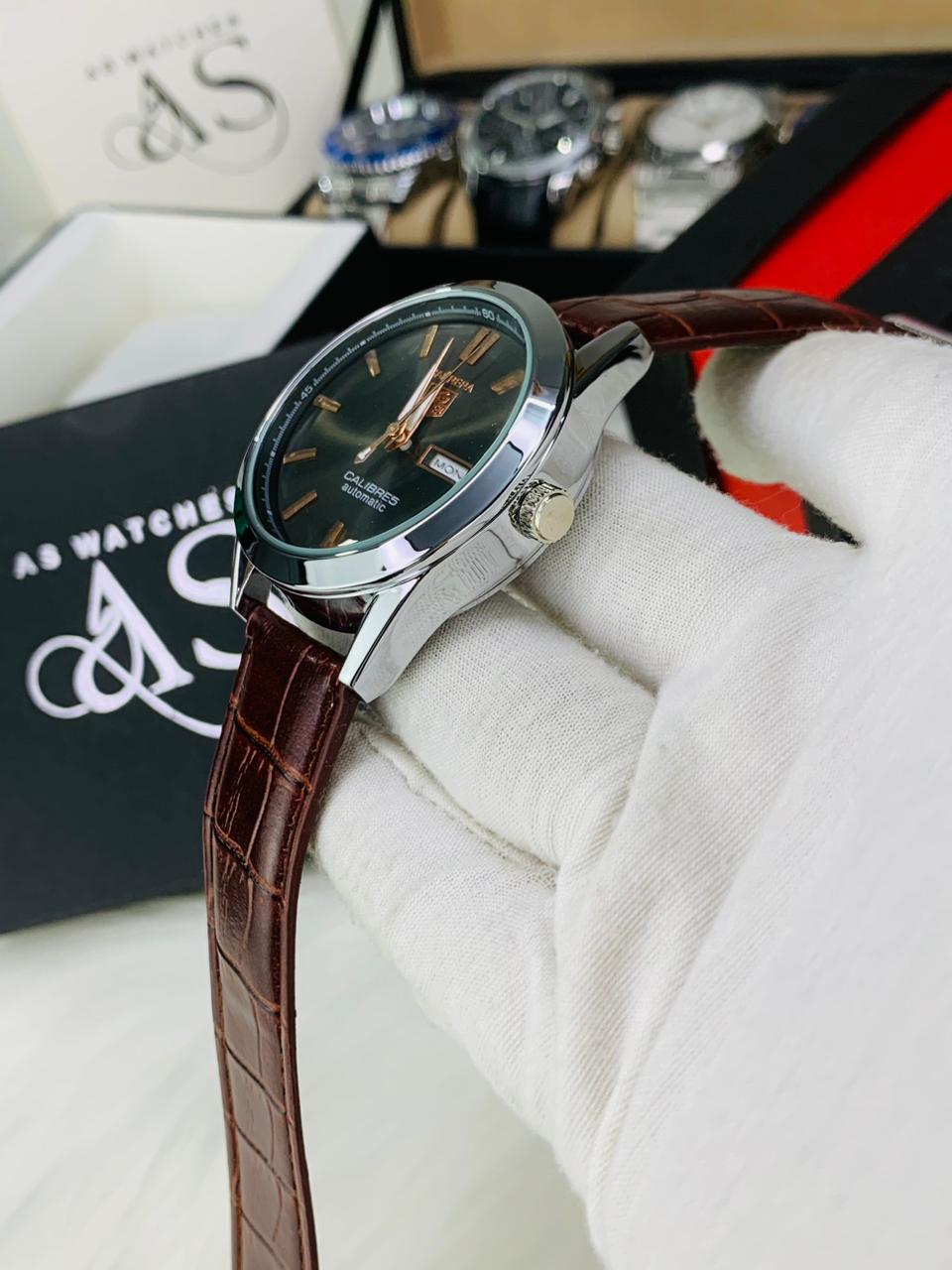 Tag Model With Day & Date Adjustment | Quartz (Brown Black)